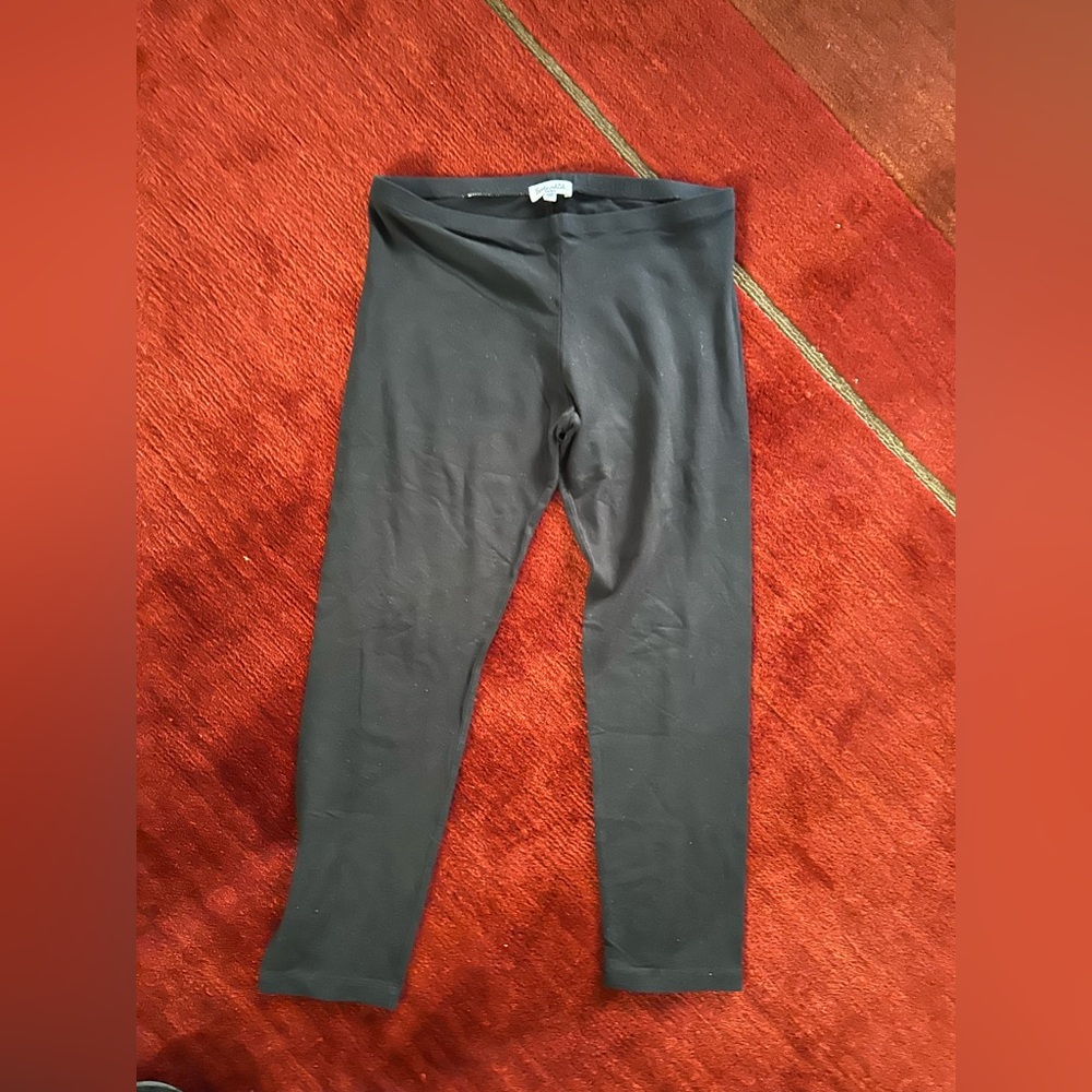 Splendid Black Women's Capris